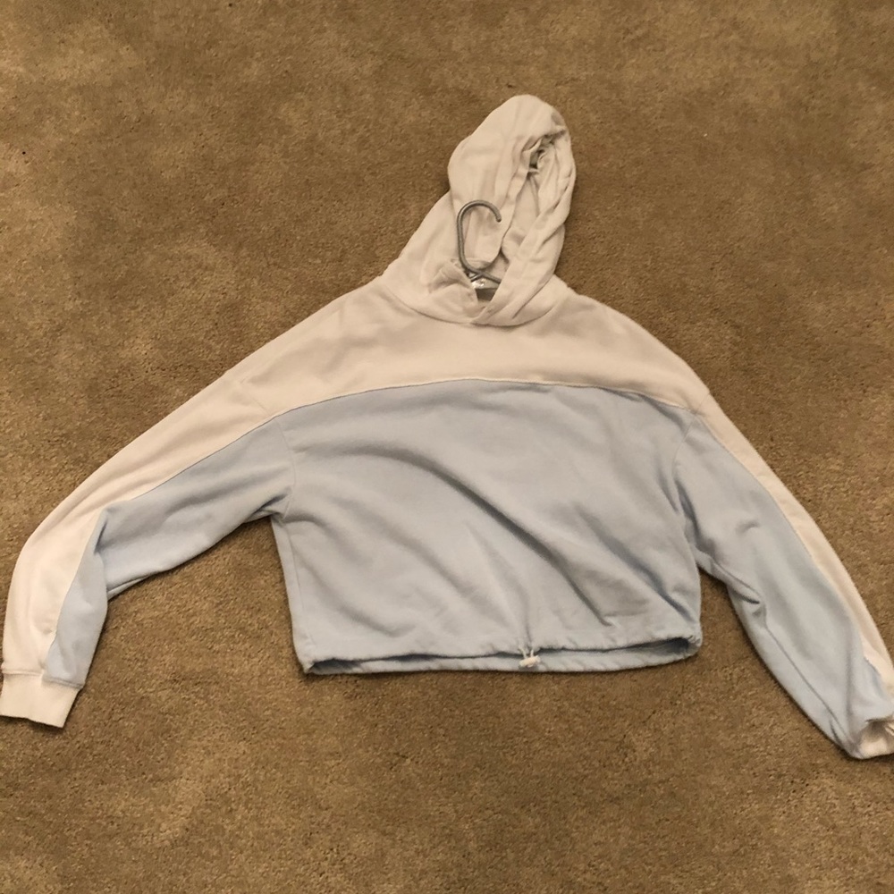 Sweatshirt/Hoodie with a Drawstring Waist